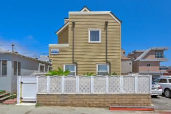 728 San Jose Place - Spacious Home